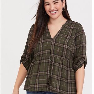 Torrid size 3 babydoll plaid green flow button top